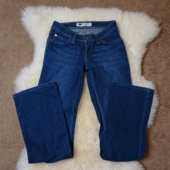 Levi's Bold Curve Lowrise Back Flap Jeans - Picture 3 of 6